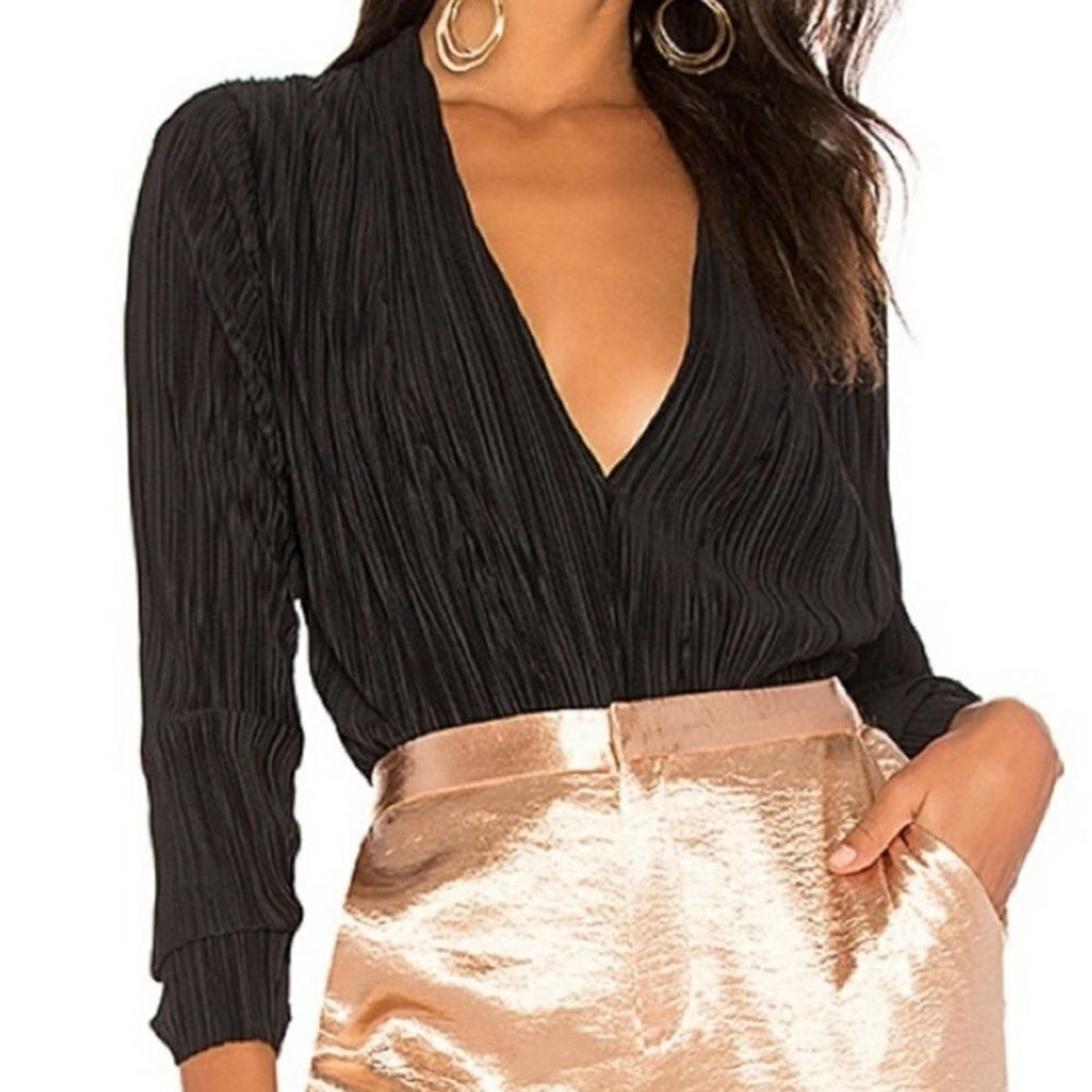 NWOT TJD Plisse Pleated Deep V Bodysuit S Black‎